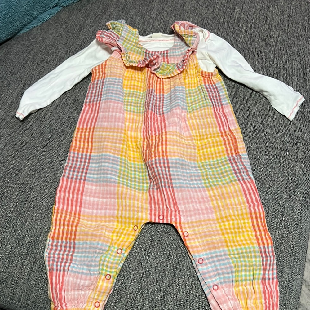 EUC Tucker & Tate romper -12 months